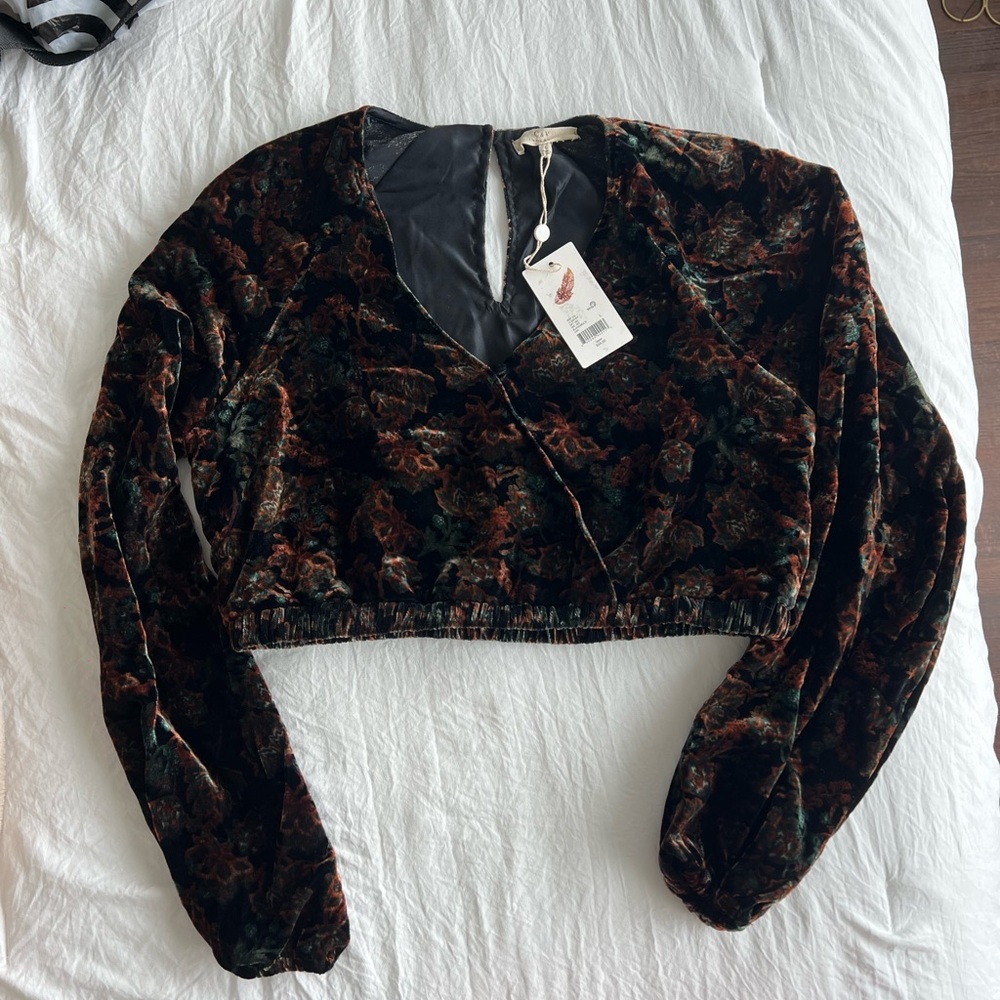 Chelsea & Violet Velvet Crop